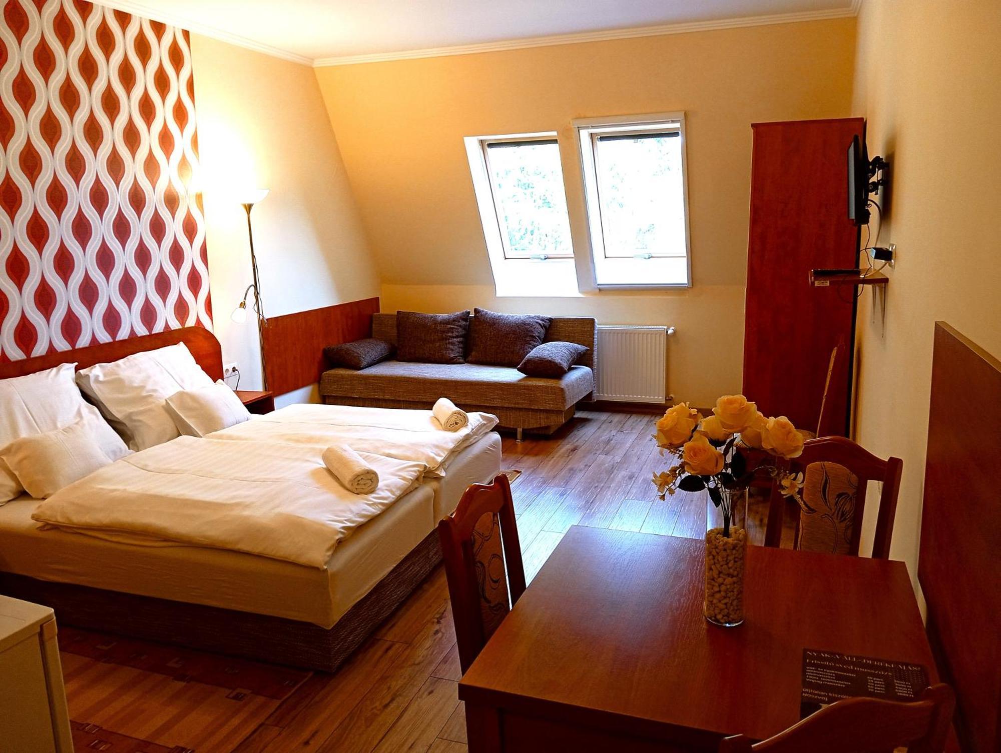 Patak-Party Apartmanok Bogács Esterno foto